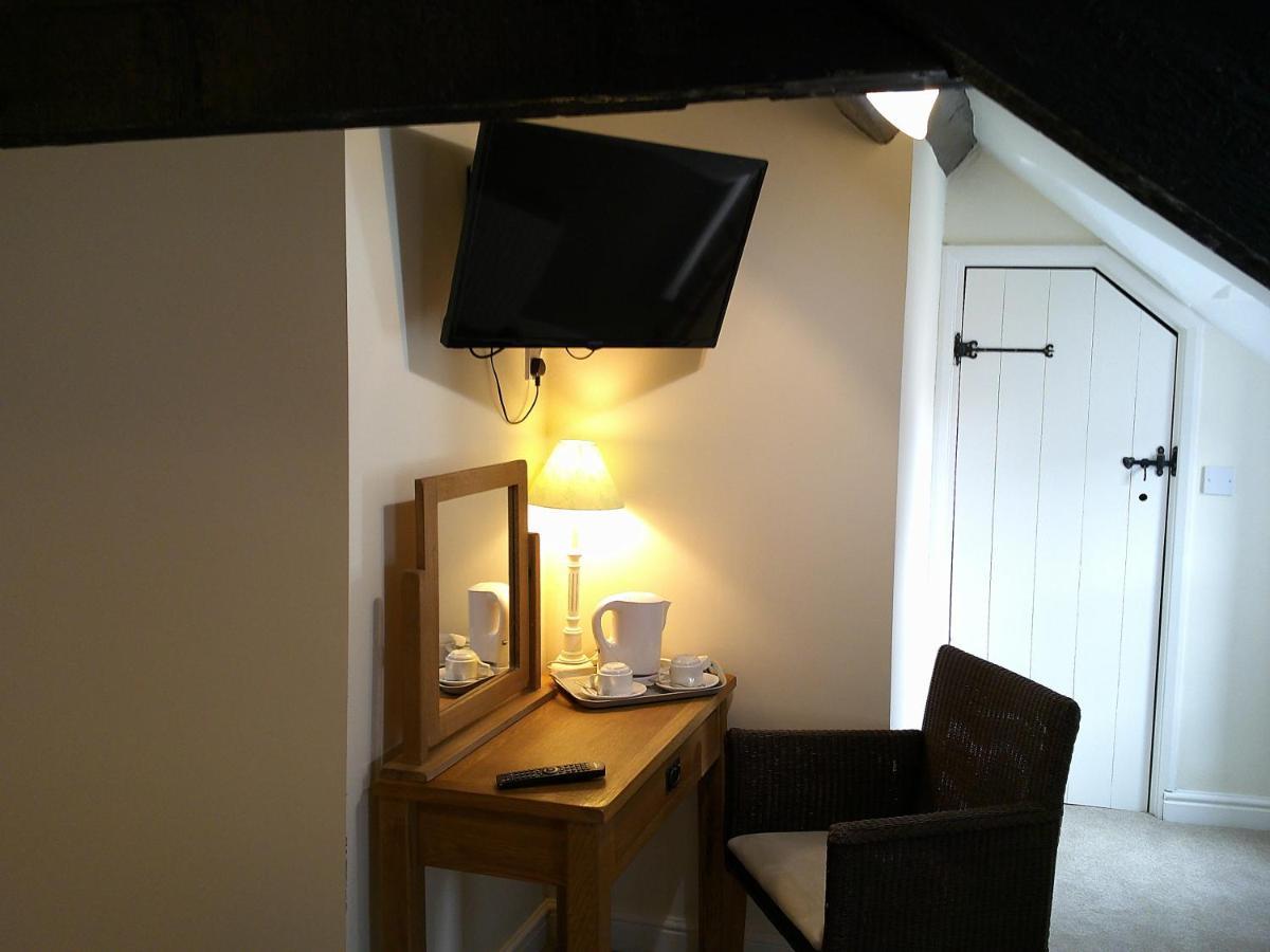 The Crown Hotel Corwen Exterior photo
