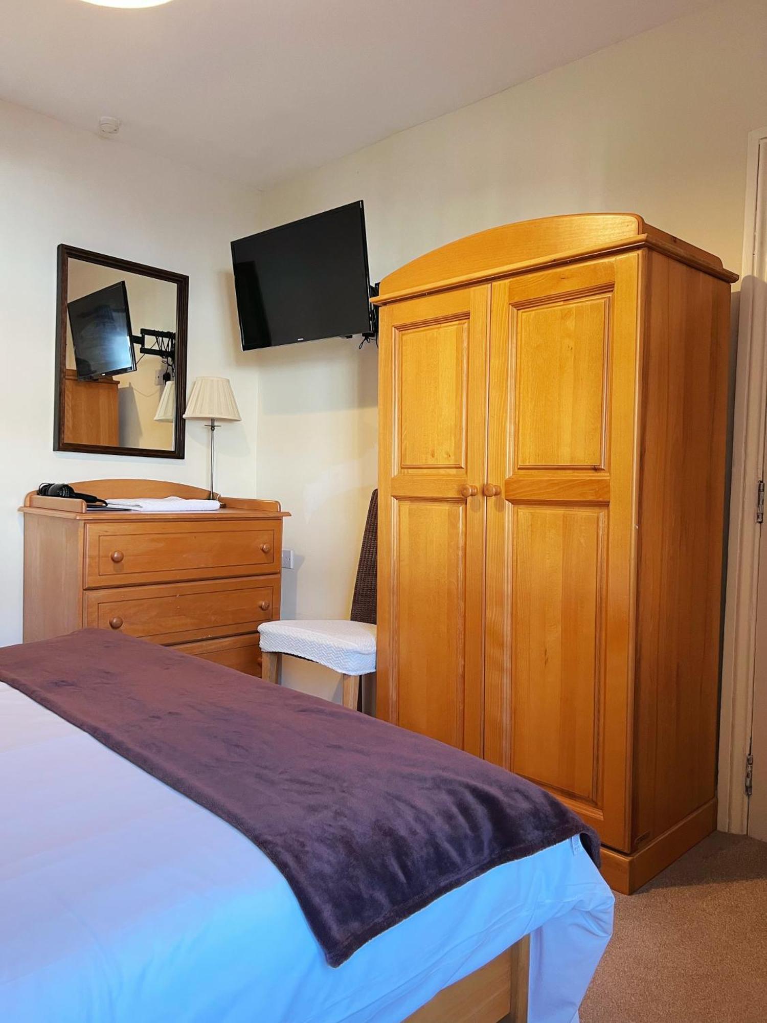 The Crown Hotel Corwen Exterior photo